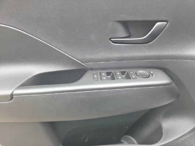 Used 2025 Hyundai Kona SEL AWD/4WD image 13
