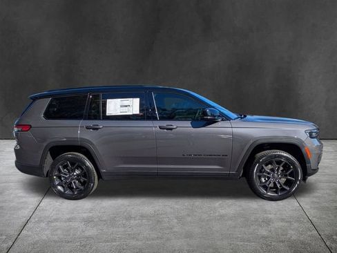 Used 2025 Jeep Grand Cherokee L Limited AWD/4WD image 3