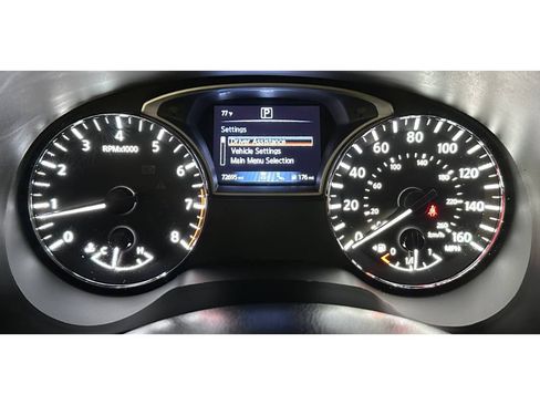 Used 2020 Nissan Pathfinder Platinum FWD image 28