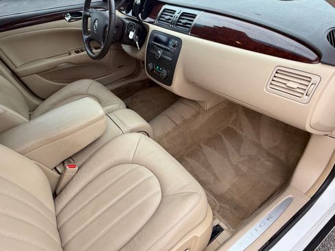 Used 2011 Buick Lucerne CXL image 11