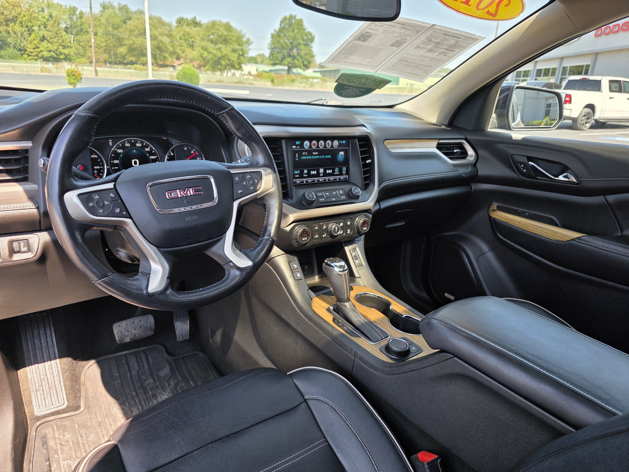 Used 2019 GMC Acadia Denali w/ Technology Package AWD/4WD image 34