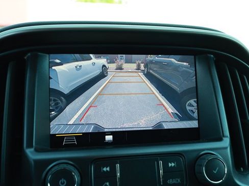 Used 2022 Chevrolet Colorado Z71 AWD/4WD image 17