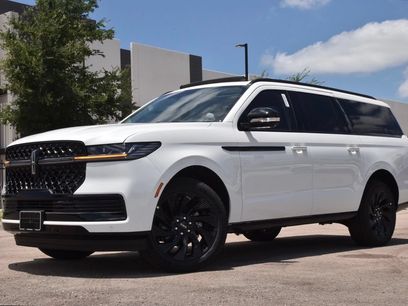 New 2026 Lincoln Navigator L Reserve w/ Jet Appearance Package