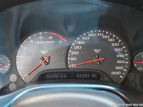 Used 2001 Chevrolet Corvette Convertible w/ Preferred Equipment Group2 RWD image 31