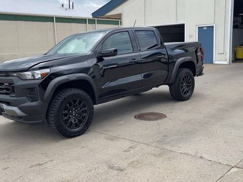 Used 2024 Chevrolet Colorado Trail Boss w/ Technology Package AWD/4WD image 4