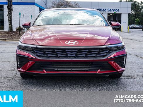 Used 2025 Hyundai Elantra SE image 12