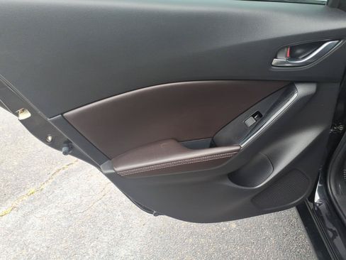 Used 2017 MAZDA MAZDA3 Grand Touring w/ Premium Equipment Package FWD image 13
