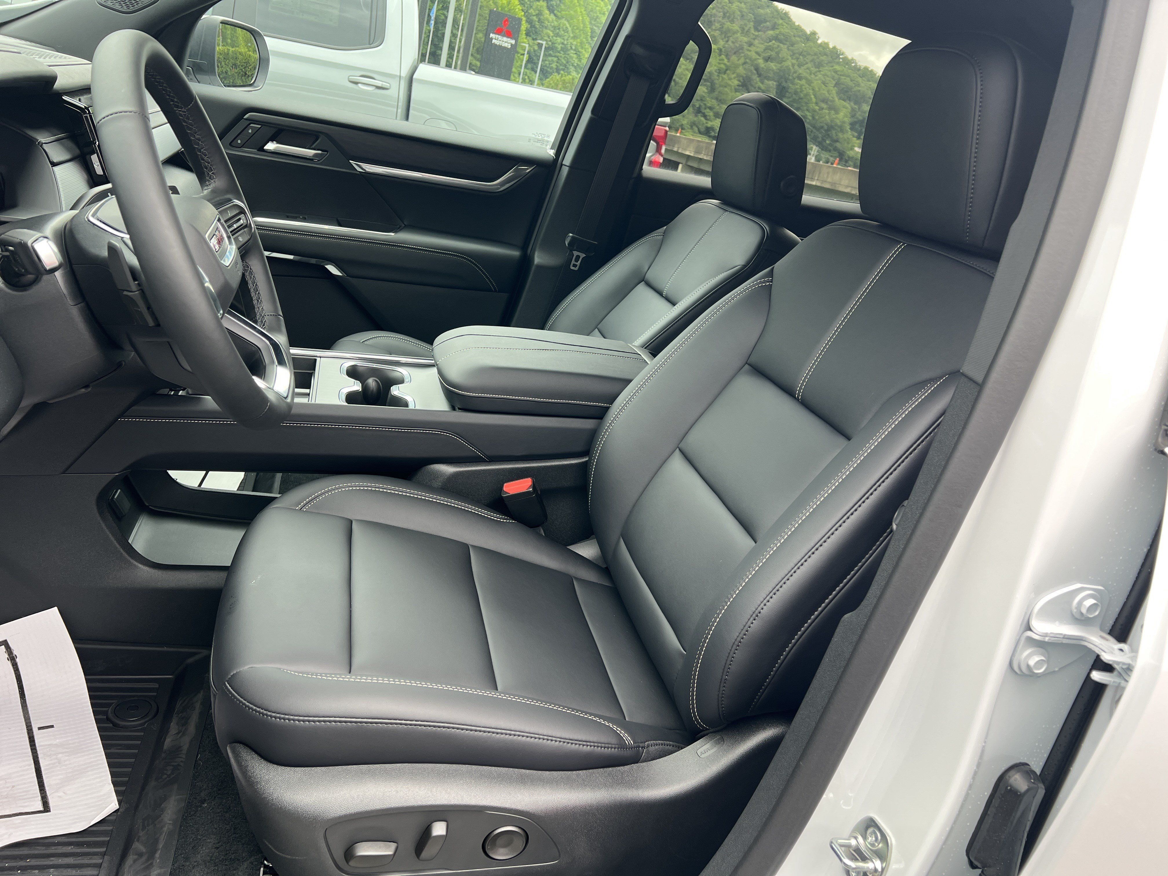 New 2026 GMC Acadia Elevation w/ Elevation Premium Package AWD/4WD image 7