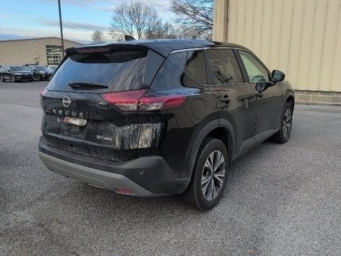 Used 2023 Nissan Rogue SV image 8