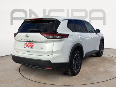 Used 2024 Nissan Rogue SV image 14