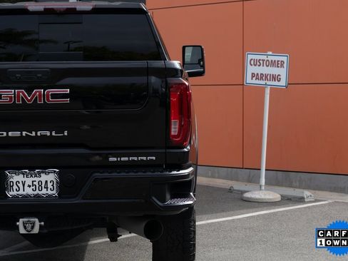 Used 2022 GMC Sierra 2500 Denali w/ Denali Black Diamond Edition image 10