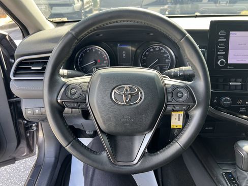 Used 2023 Toyota Camry SE FWD image 18