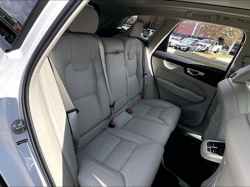 New 2026 Volvo XC60 B5 Ultra w/ Protection Package Premier AWD/4WD image 16