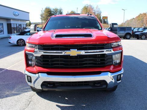 Used 2024 Chevrolet Silverado 2500 LT image 3