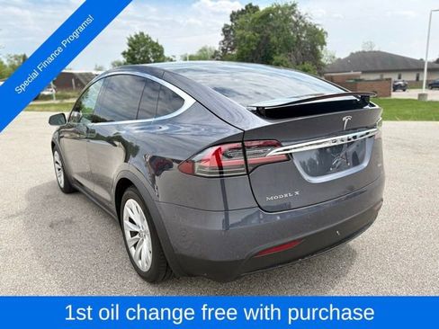 Used 2018 Tesla Model X 75D AWD/4WD image 3