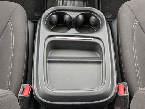 Used 2023 Chrysler Pacifica Touring image 29