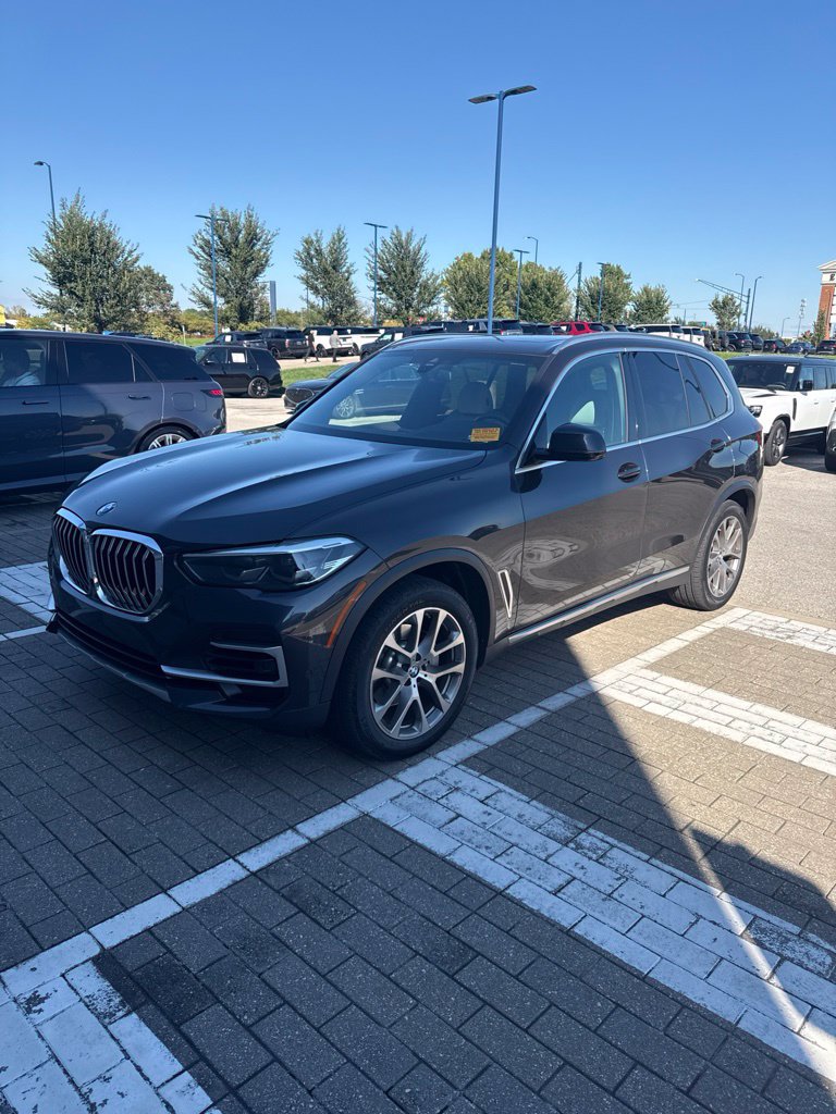 Used 2023 BMW X5 xDrive40i w/ Premium Package AWD/4WD image 1