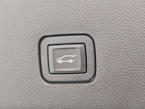 Certified 2020 Chevrolet Traverse LT FWD image 33