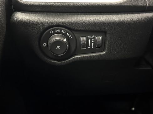 New 2026 Chrysler Pacifica Select w/ S Appearance Package AWD/4WD image 23