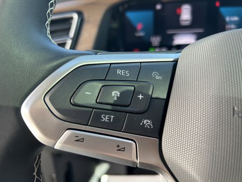 Used 2024 Volkswagen Atlas SE w/ Panoramic Sunroof Package image 24