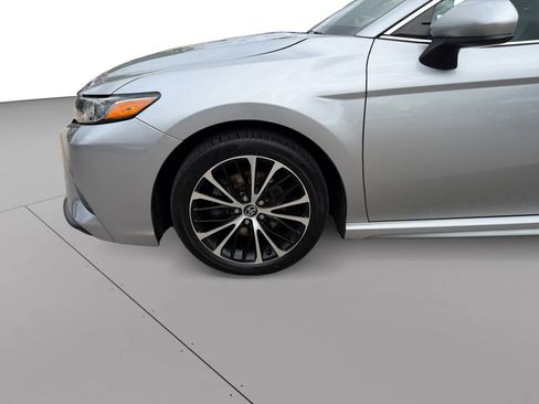 Used 2020 Toyota Camry SE FWD image 19