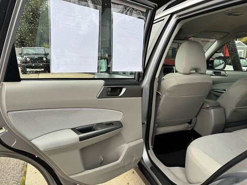 Used 2011 Subaru Forester 2.5X w/ Alloy Wheel Value Pkg image 6