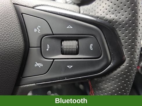 Used 2025 Chevrolet Trax RS FWD image 25