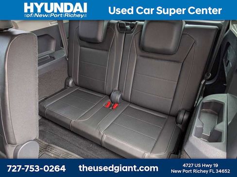 Used 2018 Volkswagen Tiguan SE FWD image 16