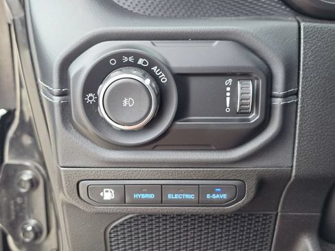 Used 2024 Jeep Wrangler Unlimited Rubicon 4xe AWD/4WD image 32