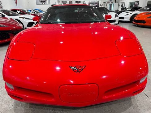Used 2004 Chevrolet Corvette Coupe w/ Roof Package RWD image 8