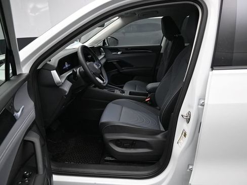 New 2026 Volkswagen Tiguan SE AWD/4WD image 9