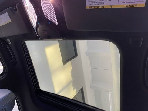 Used 2024 BMW 330e xDrive 330e xDrive image 25