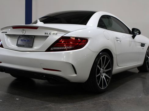 Used 2019 Mercedes-Benz SLC 43 AMG image 13