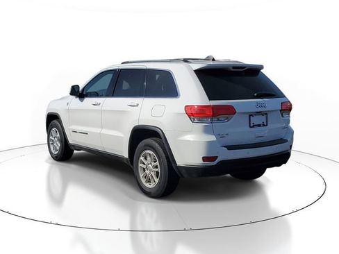 Used 2018 Jeep Grand Cherokee Laredo AWD/4WD image 4