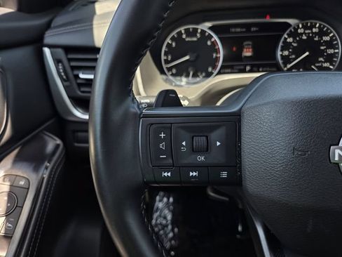Used 2025 Nissan Rogue SV FWD image 22