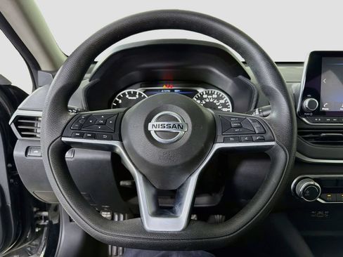 Used 2022 Nissan Altima 2.5 SV FWD image 14