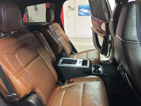 Used 2021 Lincoln Aviator Reserve w/ Equipment Group 202A AWD/4WD image 26