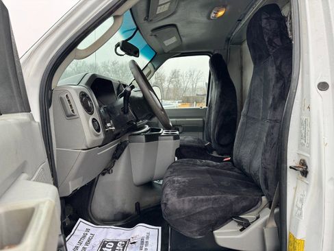 Used 2018 Ford E-450 and Econoline 450 Super Duty w/ Exterior Upgrade Package image 15