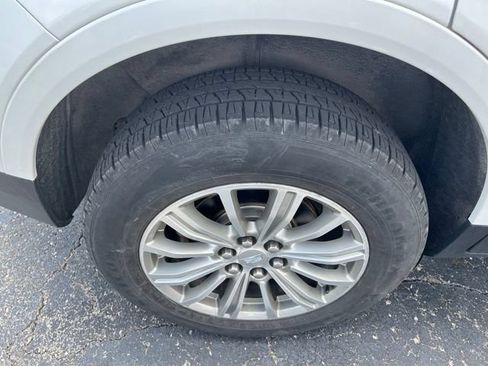 Used 2018 Cadillac XT5 Luxury AWD/4WD image 4