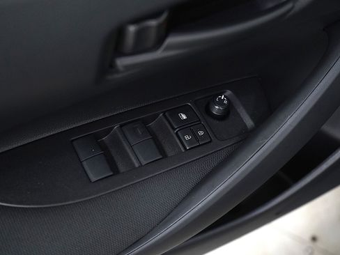 Used 2025 Toyota Corolla LE image 17