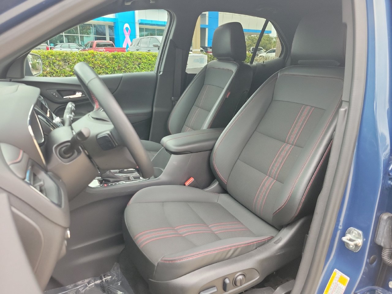 Certified 2024 Chevrolet Equinox RS FWD image 17