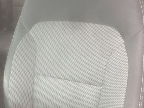 Certified 2017 Ford Explorer XLT image 3