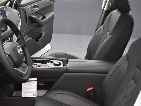 New 2026 Nissan Rogue Platinum w/ Platinum Premium Package AWD/4WD image 17