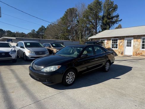 Used 2005 Toyota Camry LE image 3