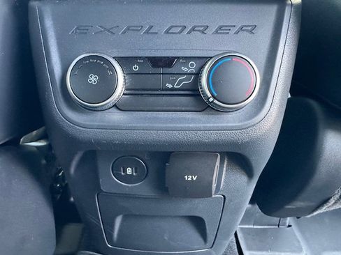 Used 2025 Ford Explorer ST-Line w/ Premium Package image 15