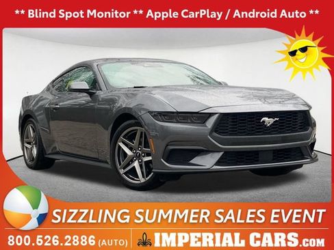 Used 2025 Ford Mustang Coupe RWD image 1
