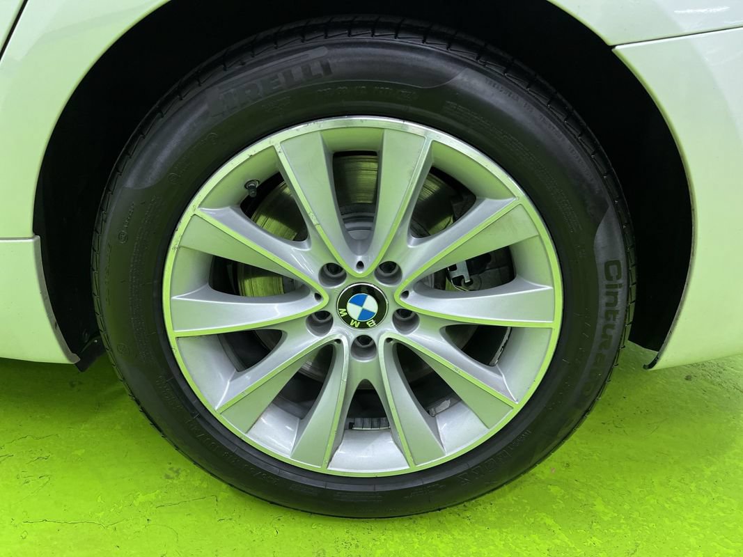 Used 2016 BMW 550i Gran Turismo xDrive AWD/4WD image 16