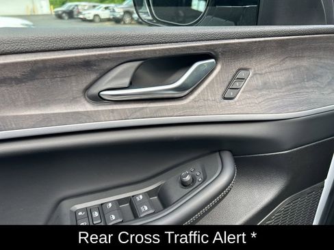 New 2025 Jeep Grand Cherokee L Limited w/ Trailer Tow Package image 17