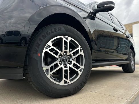 New 2025 Ford Expedition Active image 66