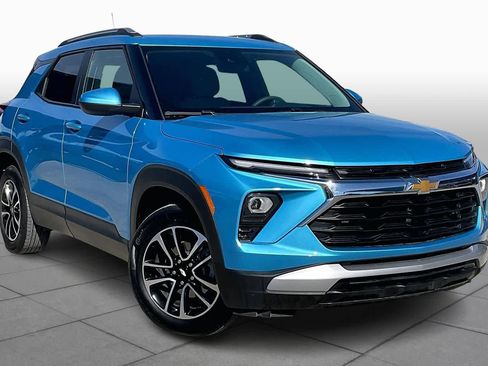 Certified 2025 Chevrolet TrailBlazer LT image 3